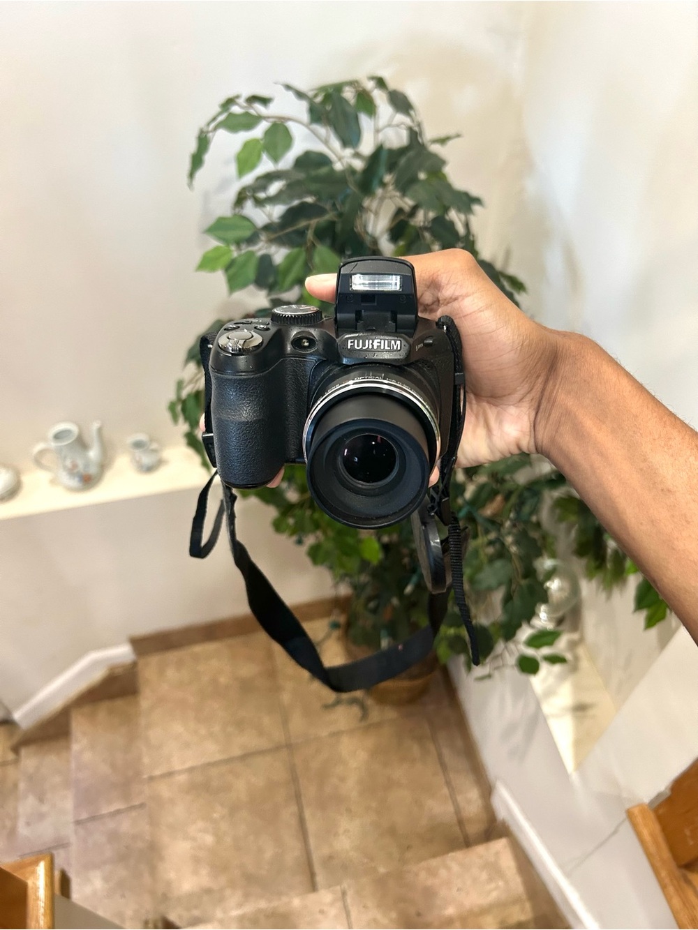 Fujifilm FinePix S1800 12.0MP 18X Zoom Digital Camera Black WORKS with Sd card